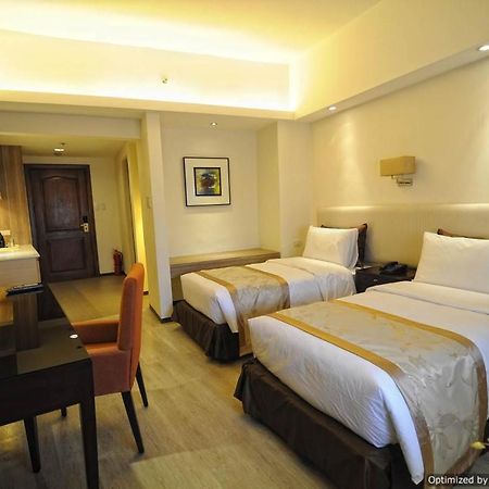 Imperial Palace Suites เกซอนซิตี้ ภายนอก รูปภาพ