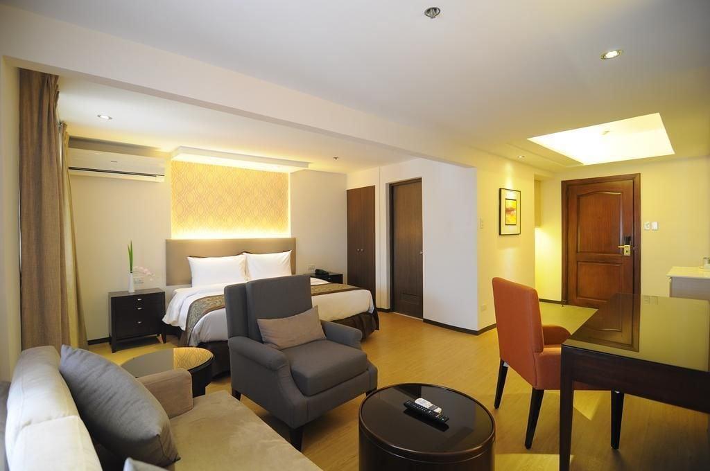 Imperial Palace Suites เกซอนซิตี้ ภายนอก รูปภาพ