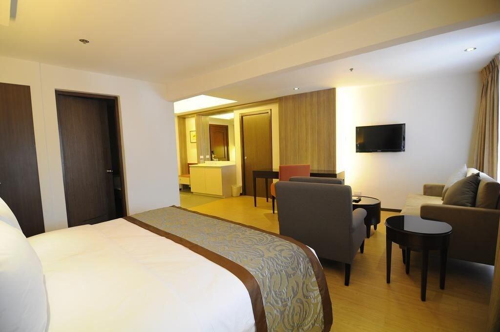 Imperial Palace Suites เกซอนซิตี้ ภายนอก รูปภาพ