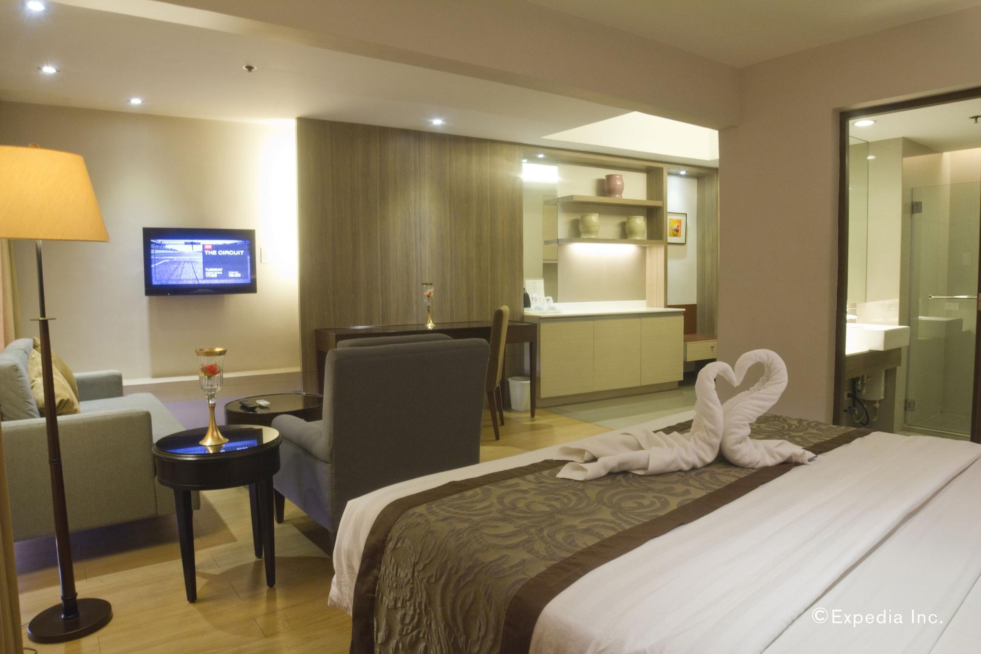 Imperial Palace Suites เกซอนซิตี้ ภายนอก รูปภาพ