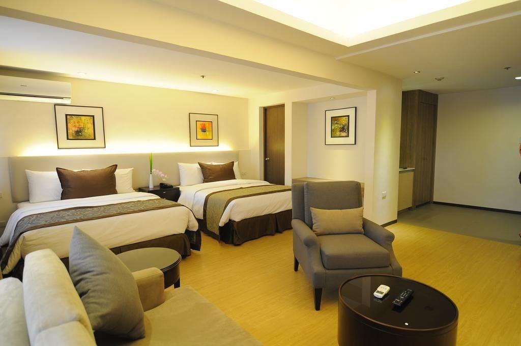 Imperial Palace Suites เกซอนซิตี้ ภายนอก รูปภาพ