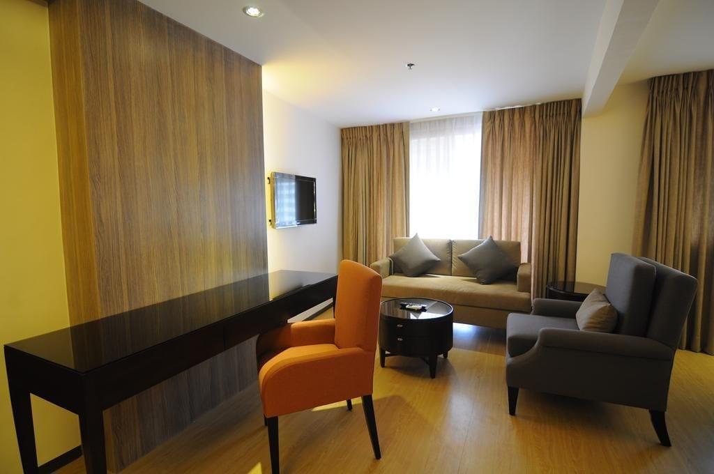 Imperial Palace Suites เกซอนซิตี้ ภายนอก รูปภาพ