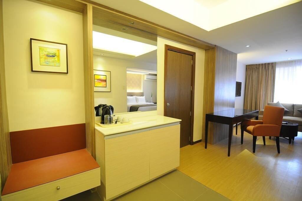 Imperial Palace Suites เกซอนซิตี้ ภายนอก รูปภาพ