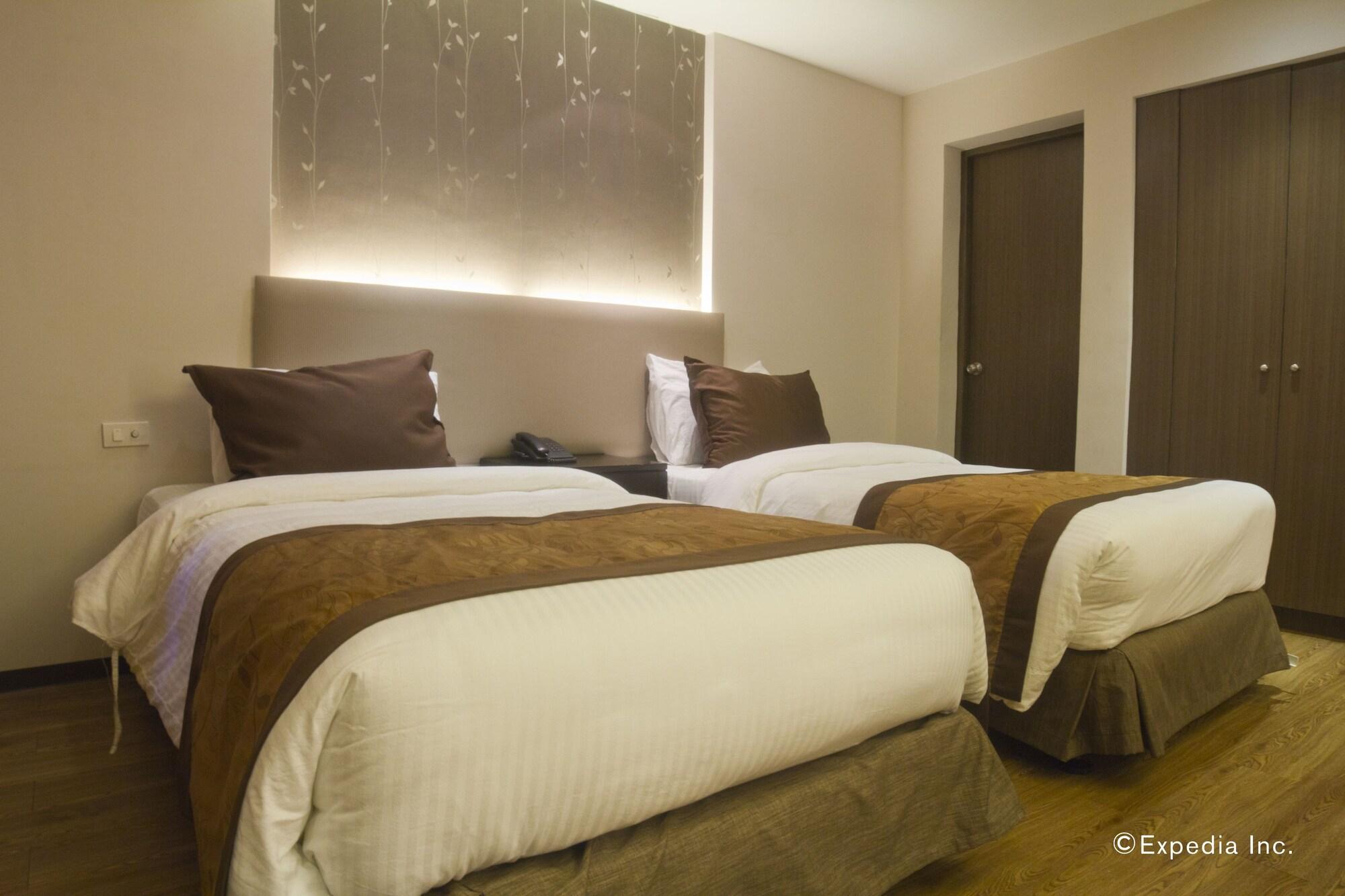 Imperial Palace Suites เกซอนซิตี้ ภายนอก รูปภาพ