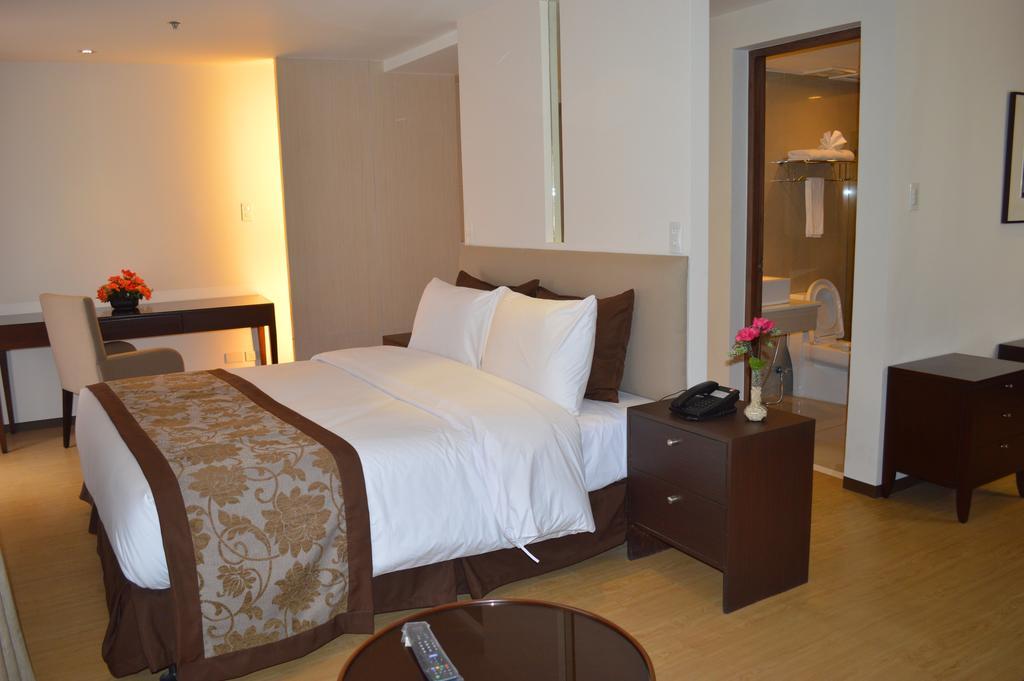 Imperial Palace Suites เกซอนซิตี้ ภายนอก รูปภาพ