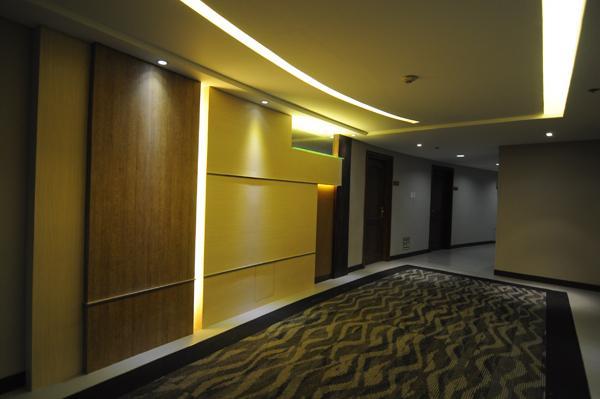 Imperial Palace Suites เกซอนซิตี้ ภายนอก รูปภาพ