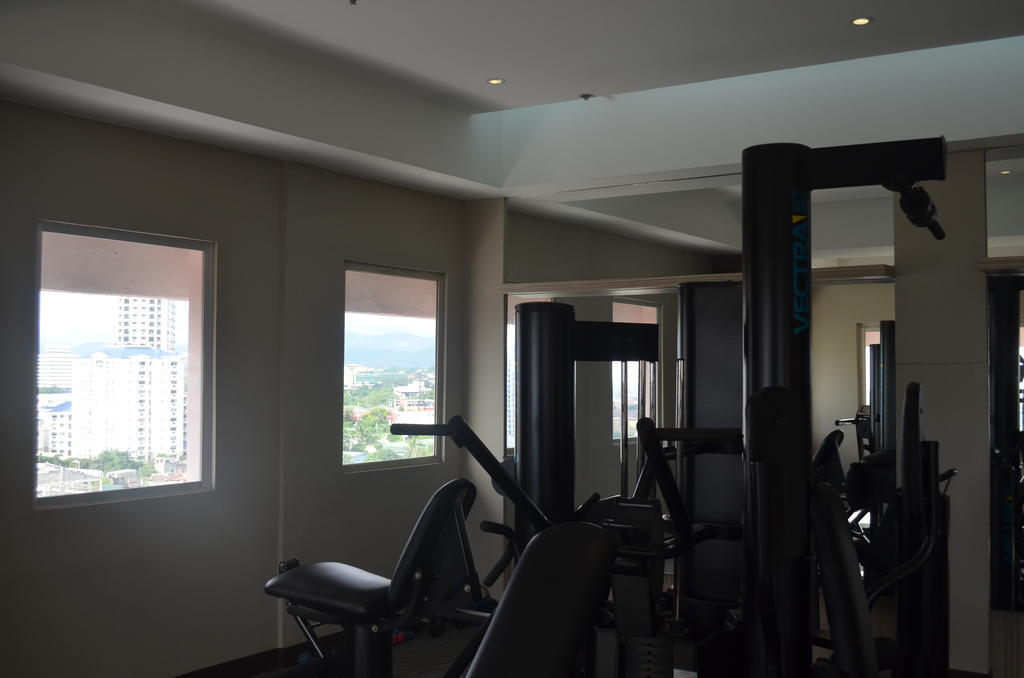 Imperial Palace Suites เกซอนซิตี้ ภายนอก รูปภาพ