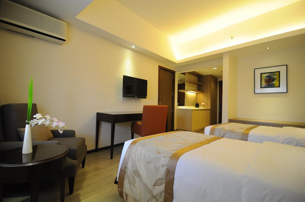 Imperial Palace Suites เกซอนซิตี้ ภายนอก รูปภาพ