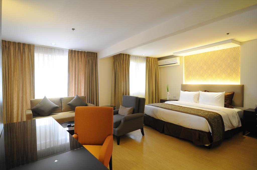 Imperial Palace Suites เกซอนซิตี้ ภายนอก รูปภาพ