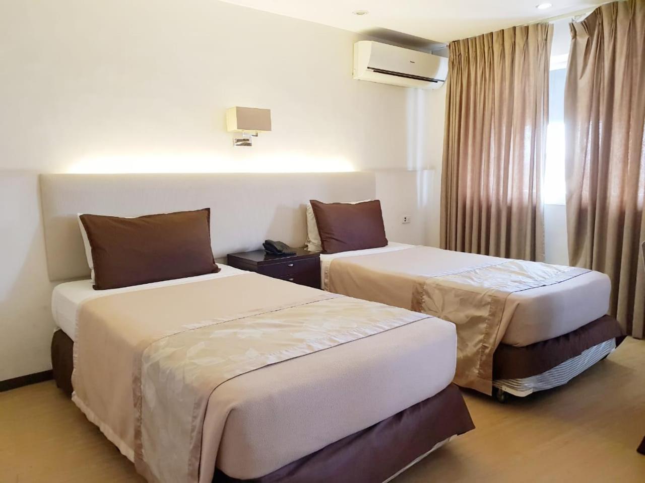 Imperial Palace Suites เกซอนซิตี้ ภายนอก รูปภาพ
