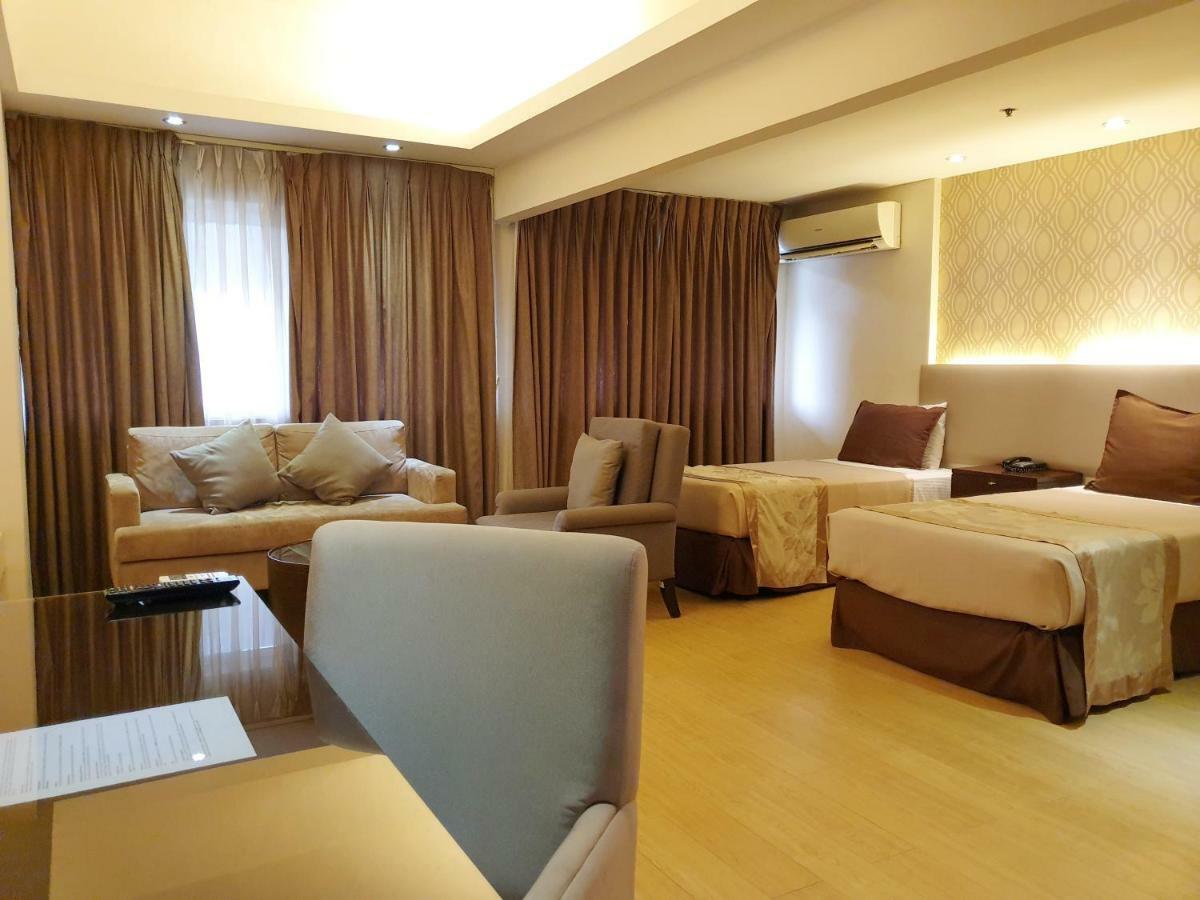Imperial Palace Suites เกซอนซิตี้ ภายนอก รูปภาพ
