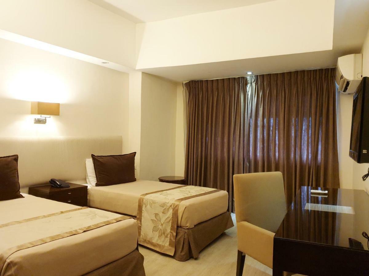Imperial Palace Suites เกซอนซิตี้ ภายนอก รูปภาพ